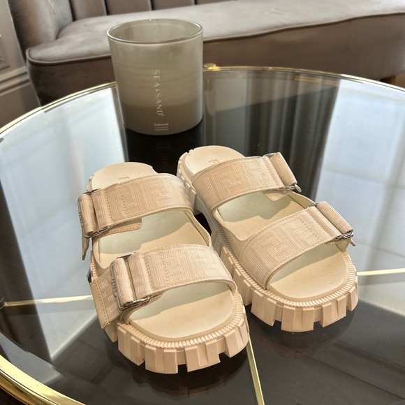 Men’s Fendi Slides
